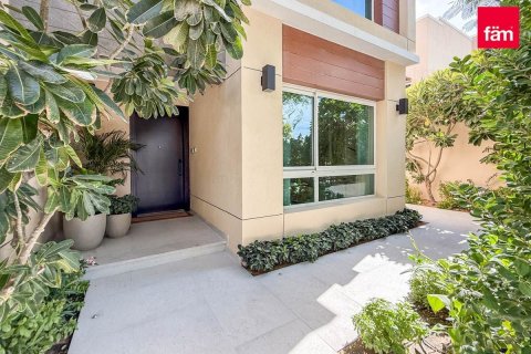 Villa de 4 chambres à Al Barsha, UAE No. 140240 8