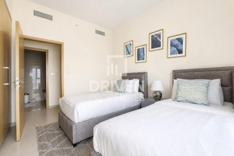 2 bedrooms Apartment in Burj Royale, UAE No. 200661 12