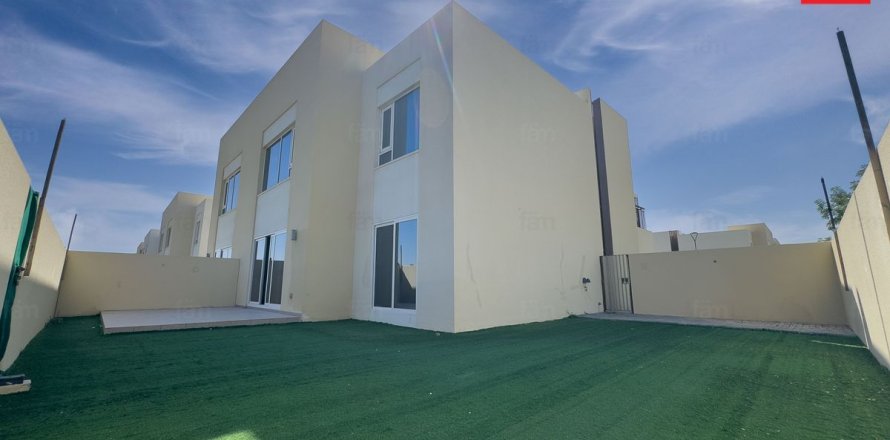 3 bedrooms Townhouse in Dubai, UAE No. 142312