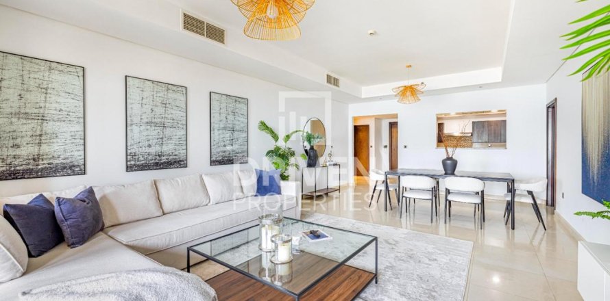 Apartment de 2 dormitorios en The Crescent, UAE No. 190163