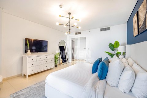 Apartment de 2 dormitorios en The Crescent, UAE No. 190163 7