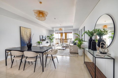 Apartment de 2 dormitorios en The Crescent, UAE No. 190163 5