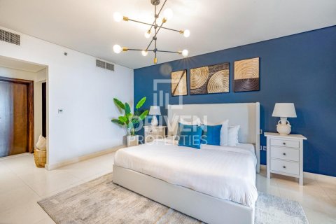 Apartment de 2 dormitorios en The Crescent, UAE No. 190163 8