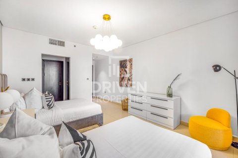 Apartment de 2 dormitorios en The Crescent, UAE No. 190163 10