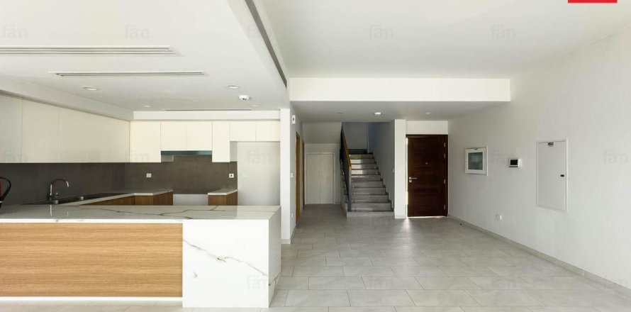 Townhouse de 4 dormitorios en Dubai, UAE No. 163606
