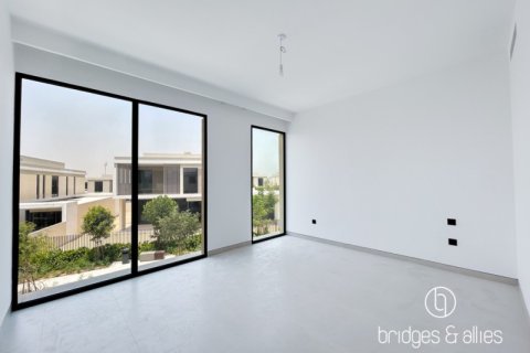 Villa de 4 dormitorios en Dubai, UAE No. 102391 13