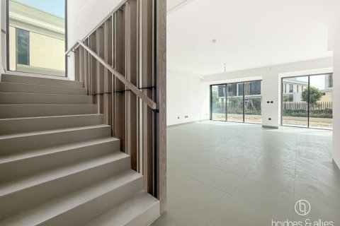 Villa de 4 dormitorios en Dubai, UAE No. 102391 8