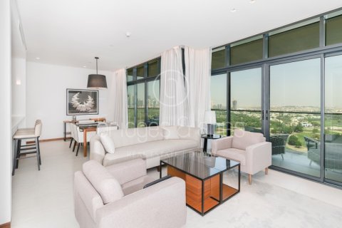Apartment de 2 dormitorios en The Hills, UAE No. 102393 3