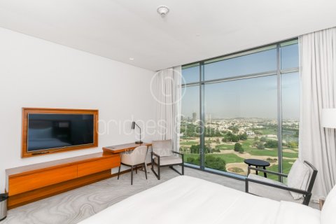 Apartment de 2 dormitorios en The Hills, UAE No. 102393 15