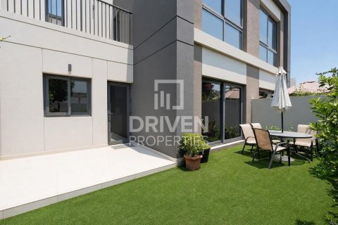 Townhouse de 2 dormitorios en The Pulse, UAE No. 188573