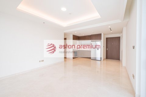 Квартира с 2 спальнями в EMAAR Beachfront, ОАЭ №208378 9