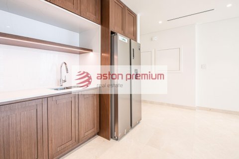 Квартира с 2 спальнями в EMAAR Beachfront, ОАЭ №208378 7