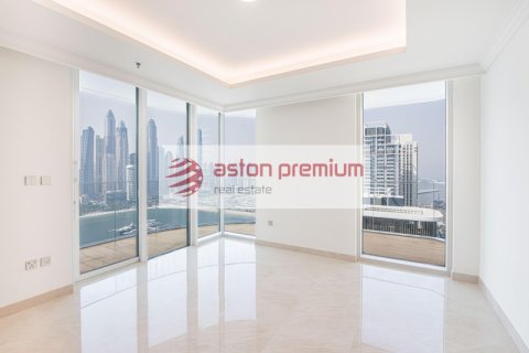 Квартира с 2 спальнями в EMAAR Beachfront, ОАЭ №208378 4