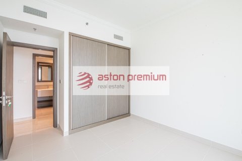 Квартира с 2 спальнями в EMAAR Beachfront, ОАЭ №208375 18