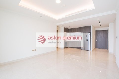 Квартира с 2 спальнями в EMAAR Beachfront, ОАЭ №208375 6