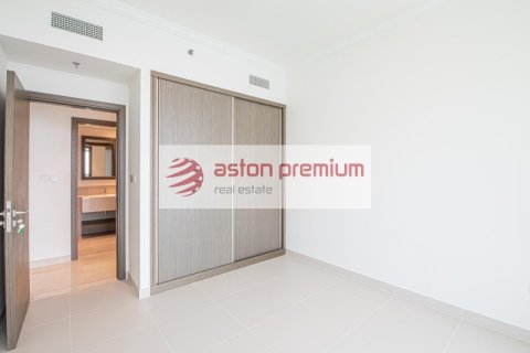 Квартира с 2 спальнями в EMAAR Beachfront, ОАЭ №208375 16