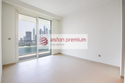Квартира с 2 спальнями в EMAAR Beachfront, ОАЭ №208375 19