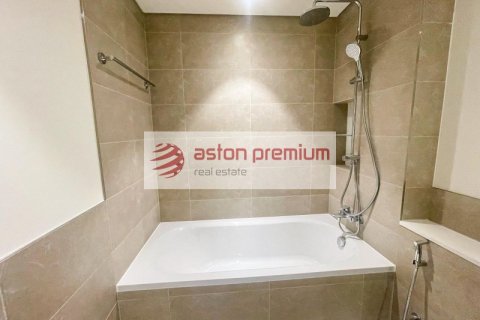 Квартира с 3 спальнями в EMAAR Beachfront, ОАЭ №208379 8