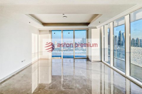 Квартира с 3 спальнями в EMAAR Beachfront, ОАЭ №208379 3