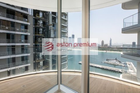 Квартира с 2 спальнями в EMAAR Beachfront, ОАЭ №208376 11