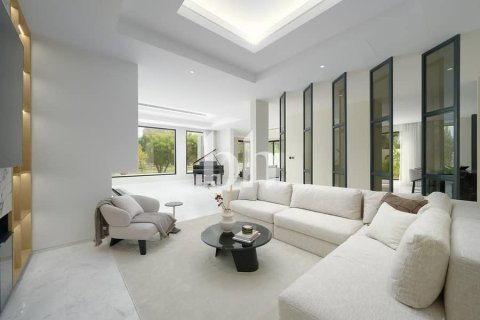 Villa de 6 dormitorios  No. 114222 3