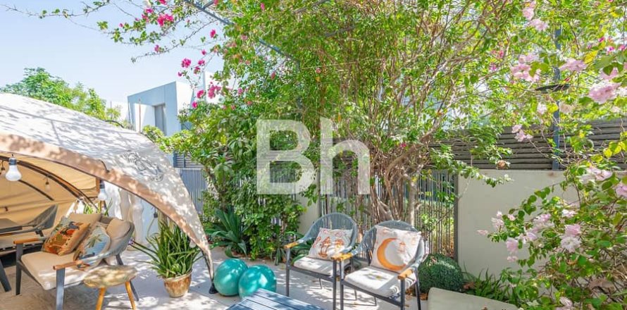 3 bedrooms Villa  No. 114224