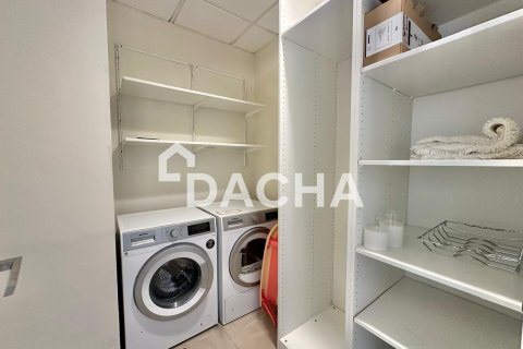 Appartement de 2 chambres à The Crescent, UAE No. 198509 9