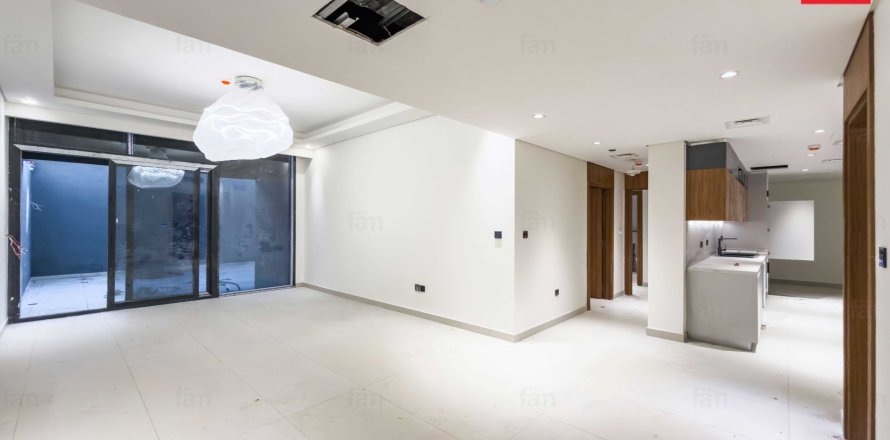 Квартира с 2 спальнями в Дубай, ОАЭ №135623