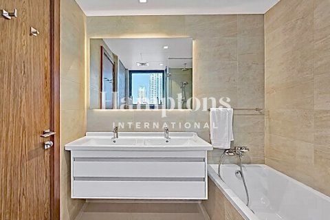 Apartment de 2 dormitorios en No.9, UAE No. 144007 10