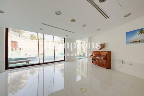 7 bedrooms Villa in Emirates Hills, UAE No. 144209
