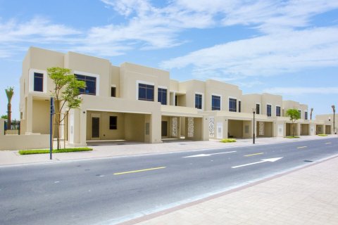 Townhouse de 3 dormitorios en Town Square, UAE No. 150162 8
