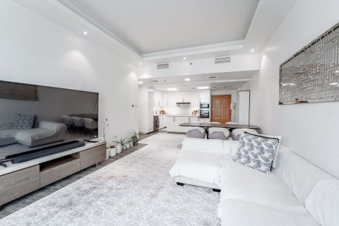 Apartment de 2 dormitorios en Jumeirah Islands, UAE No. 203558