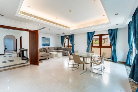 5 bedrooms Villa in Dubai, UAE No. 203561 12