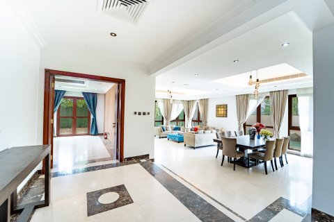 5 bedrooms Villa in Dubai, UAE No. 203561 10