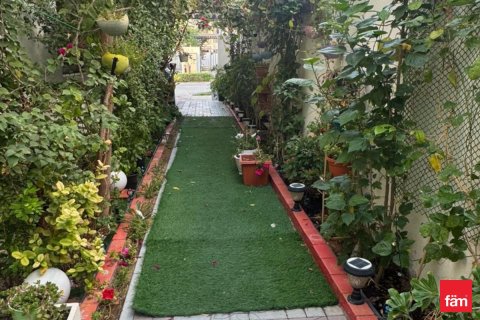 3 bedrooms Townhouse in Dubai, UAE No. 143659 9