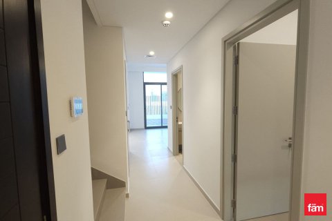 3 bedrooms Townhouse in Dubai, UAE No. 143663 9