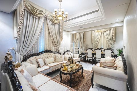 Villa de 4 dormitorios en Victory Heights, UAE No. 190369