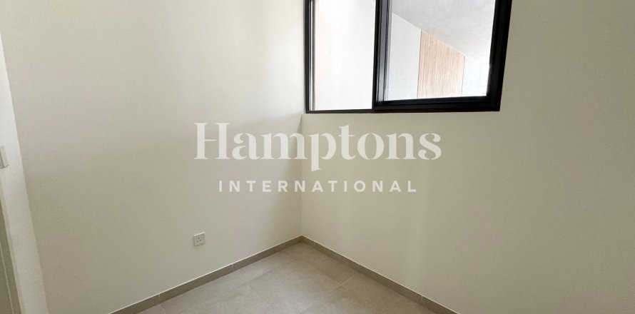 Вилла с 4 спальнями в Мудон, ОАЭ №118576