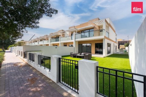 Townhouse de 4 dormitorios en Dubai, UAE No. 149356 8