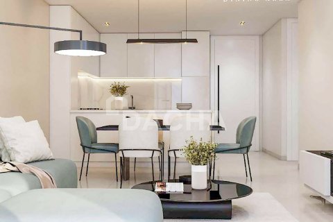 Apartment de 3 dormitorios en District 12, UAE No. 165714 9