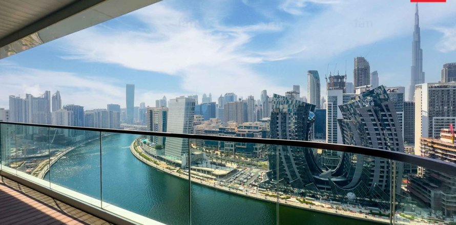 Пентхаус с 4 спальнями в Бизнес-Бэй, ОАЭ №111092