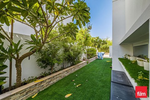 Townhouse de 3 dormitorios en Dubai, UAE No. 149540