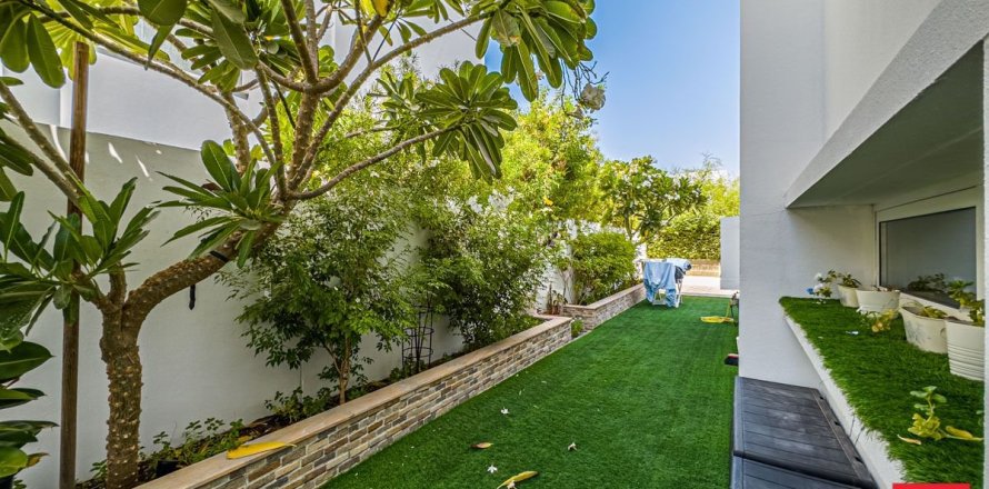 Townhouse de 3 dormitorios en Dubai, UAE No. 149540