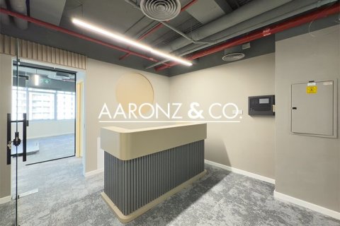 Офис 111м² в Джумейра Лейк Тауэрс, ОАЭ №136137 13