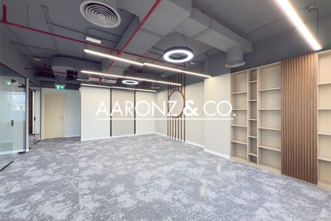 Офис 111м² в Джумейра Лейк Тауэрс, ОАЭ №136137 9