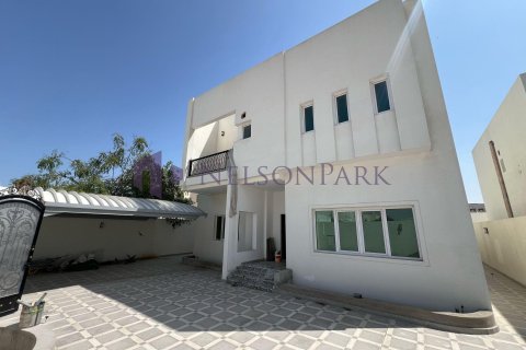 7 bedrooms Villa in Umm Salal Mohammed, Qatar No. 57849 1