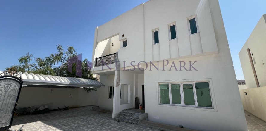 7 bedrooms Villa in Umm Salal Mohammed, Qatar No. 57849