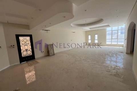 7 bedrooms Villa in Umm Salal Mohammed, Qatar No. 57849 5