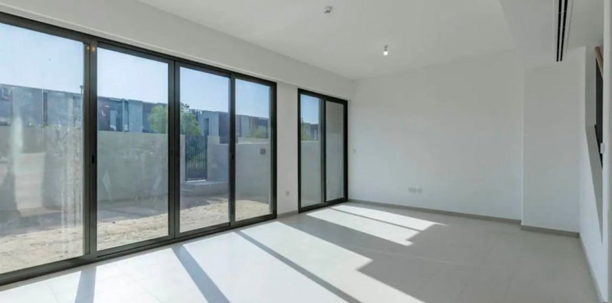 Villa de 3 dormitorios en Dubai, UAE No. 135790