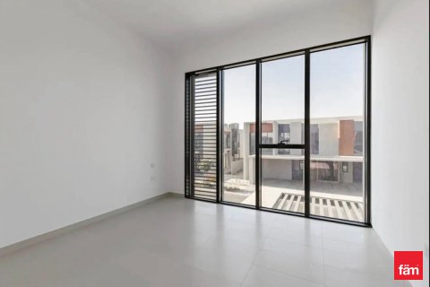 Villa de 3 dormitorios en Dubai, UAE No. 135790 4